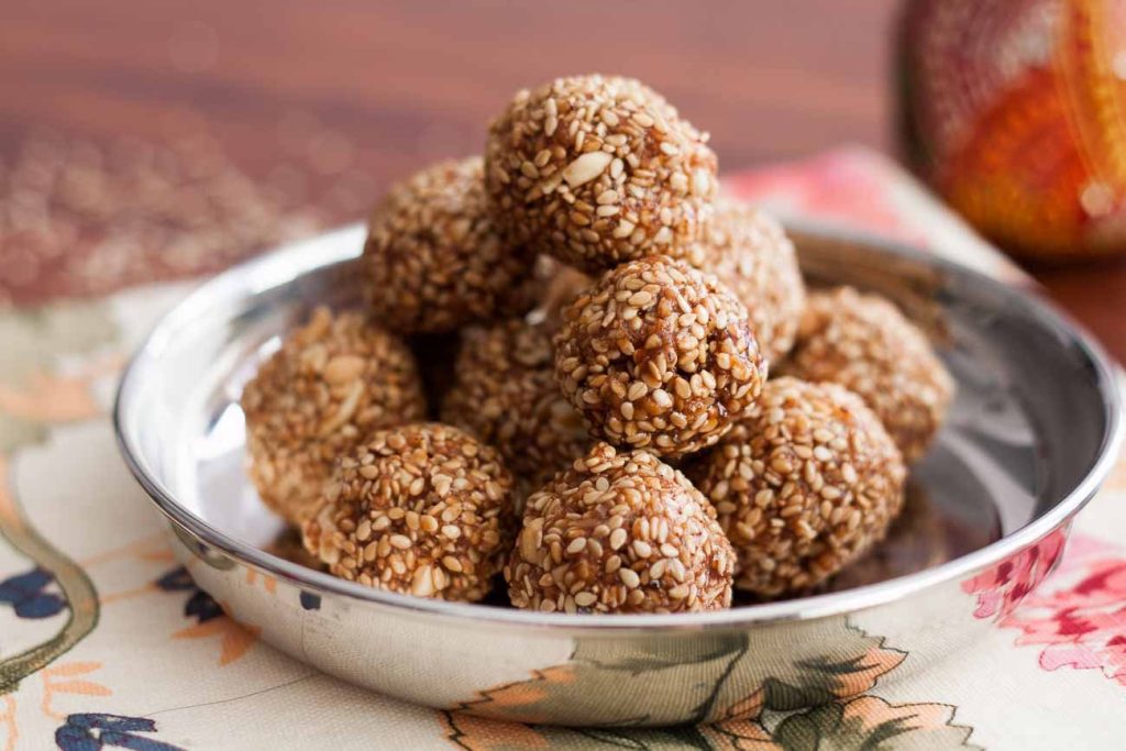 til ko laddu,aMaghe Sankranti food